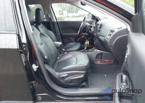 2019 Jeep Compass Trailhawk 4X4 from USA, damaged, VIN 3C4NJDDB7KT727762